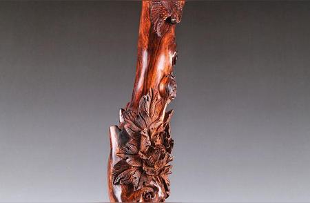 「艺术与价值：海南黄花梨木雕的文玩指南」